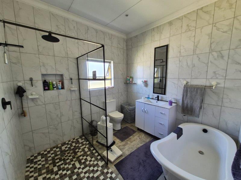 3 Bedroom Property for Sale in Cambridge Eastern Cape